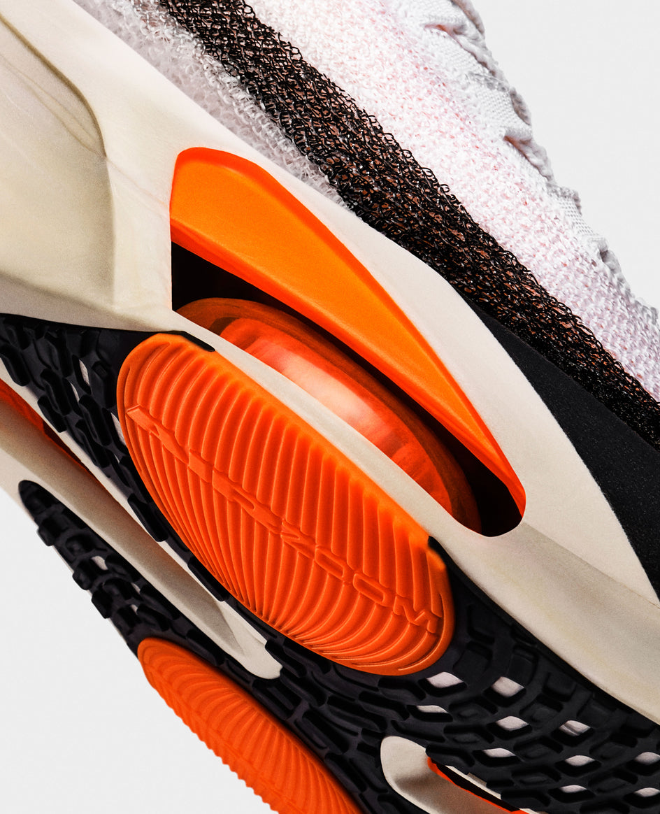 Buitenzool van de Nike Alphafly 3 met de twee Air Zoom-elementen in de voorvoet