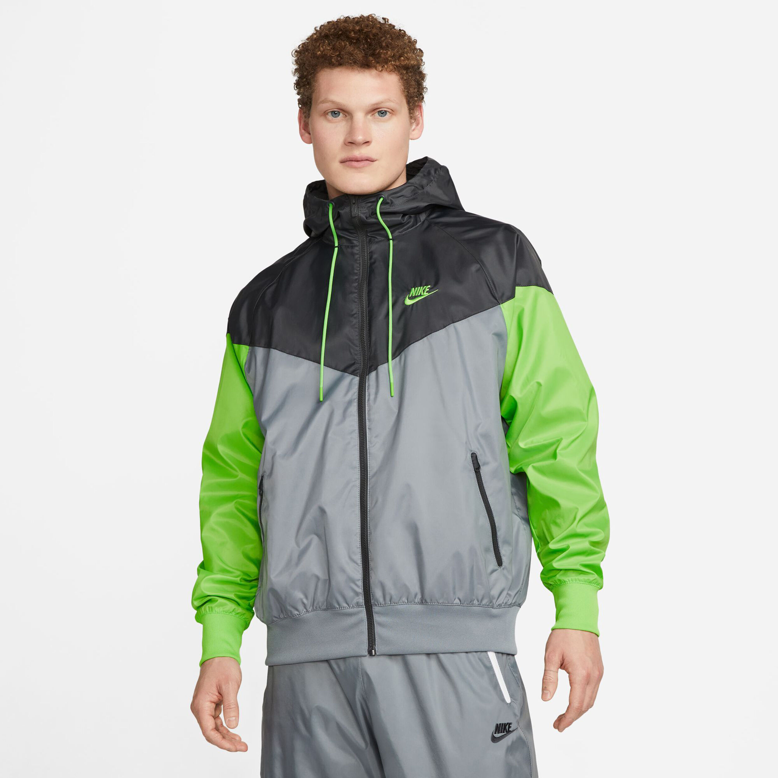 Nike sportswear windrunner jogging sale